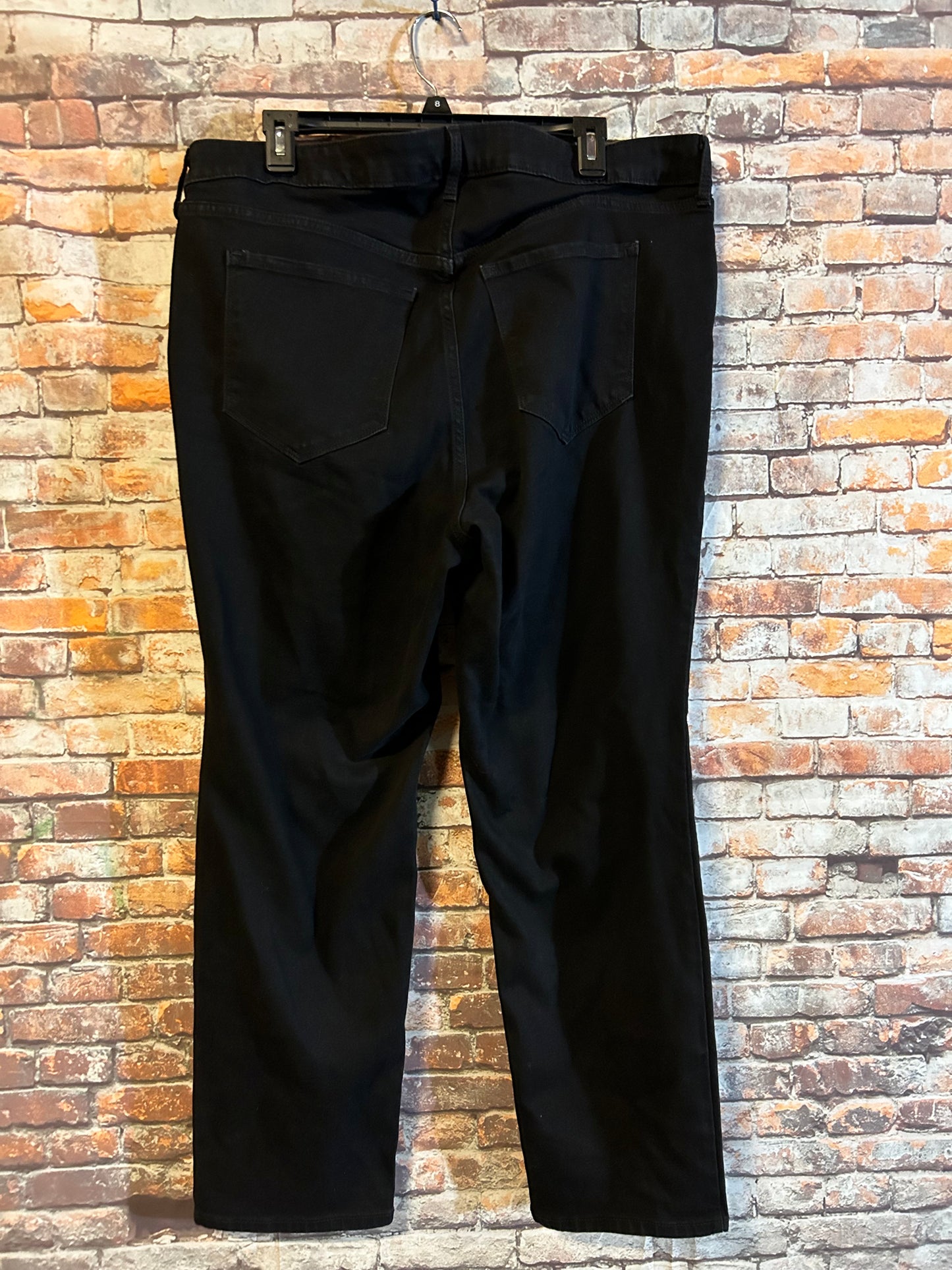 Women’s size 20 with stretch 29in inseam