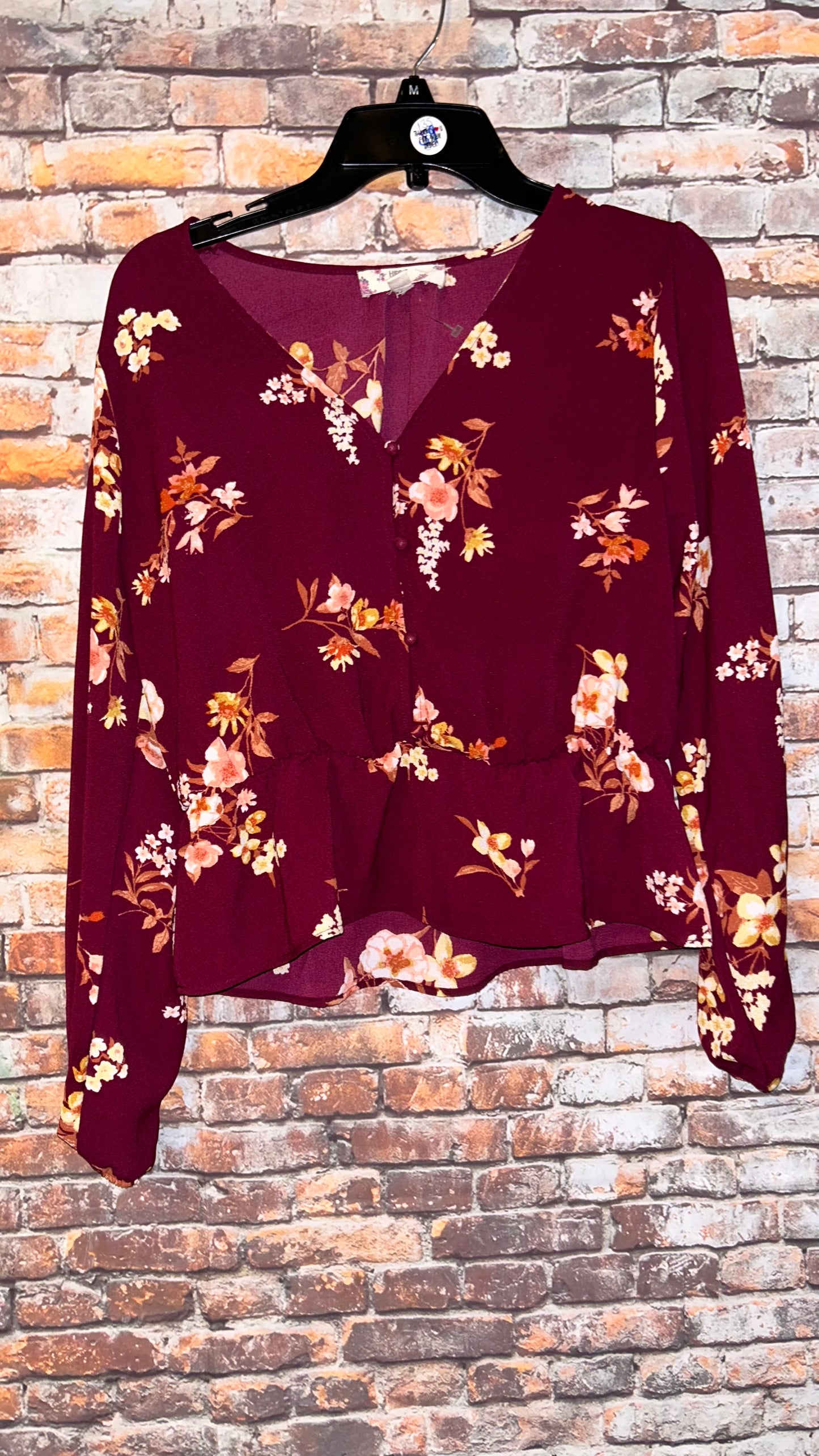 Women’s top size Large Top fits like a Small With stretch