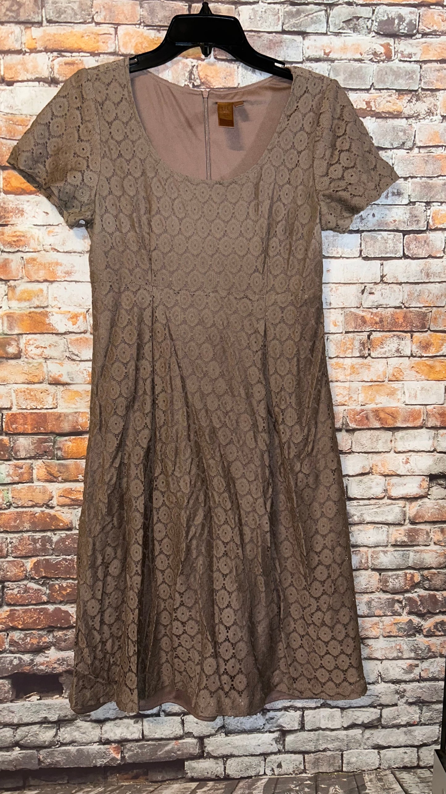 Women’s size 8 dress fits best for a 7-8 with stretch