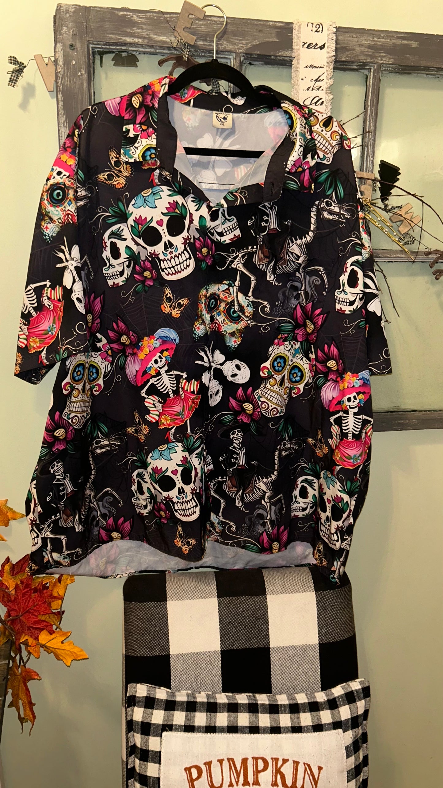 Adult size 4x fits like a 3x no stretch top