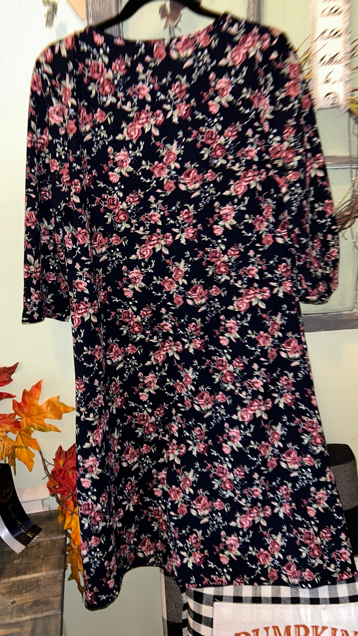Women’s Dress size large fits like a 9/10 with stretch