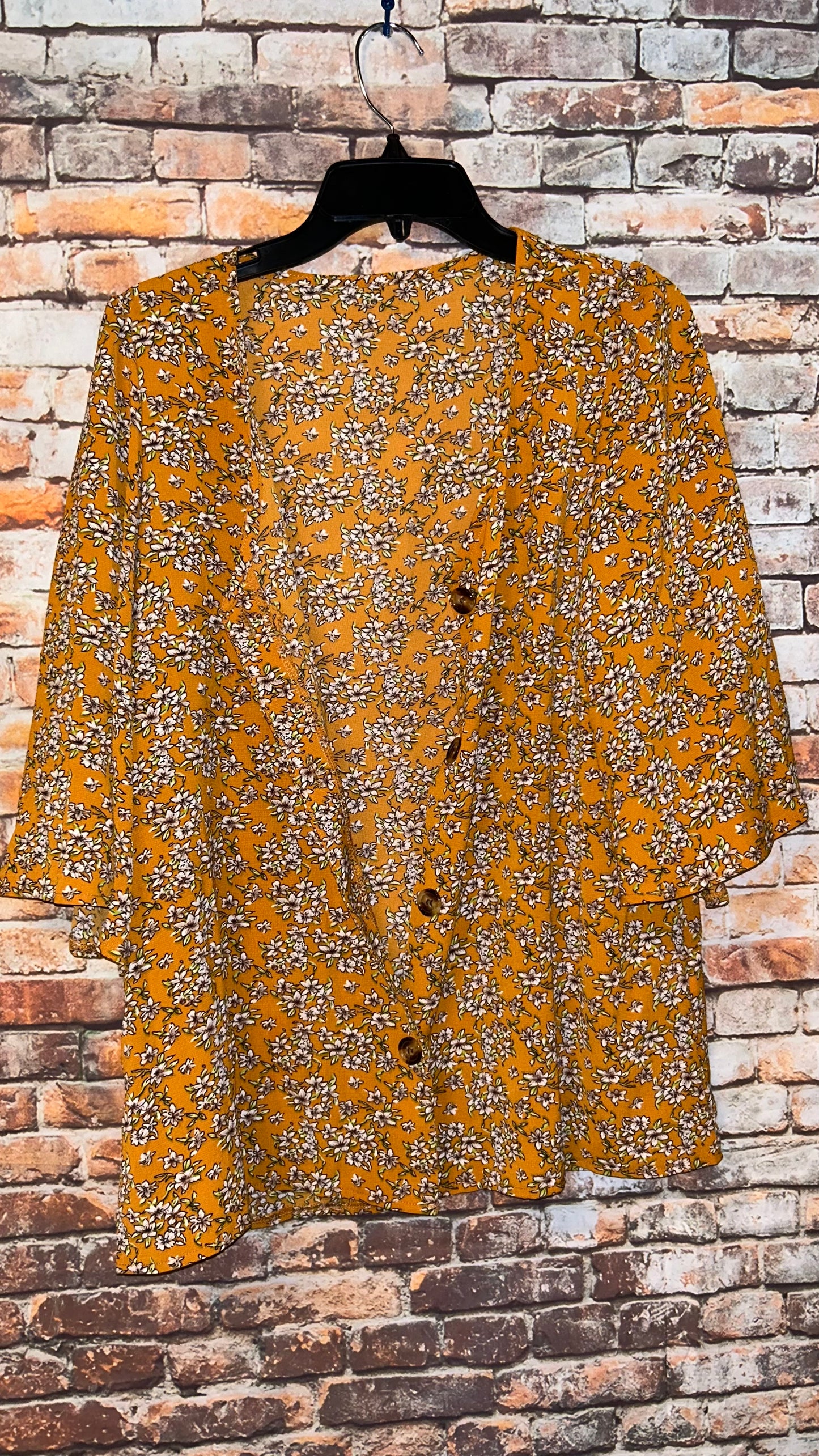 Women’s size Medium top roomy with some stretch