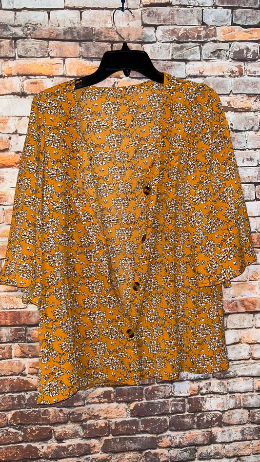 Women’s size Medium top roomy with some stretch