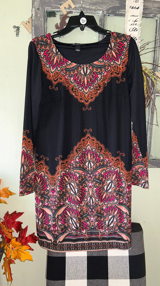 Women’s size medium dress fits like a 5-7 with stretch