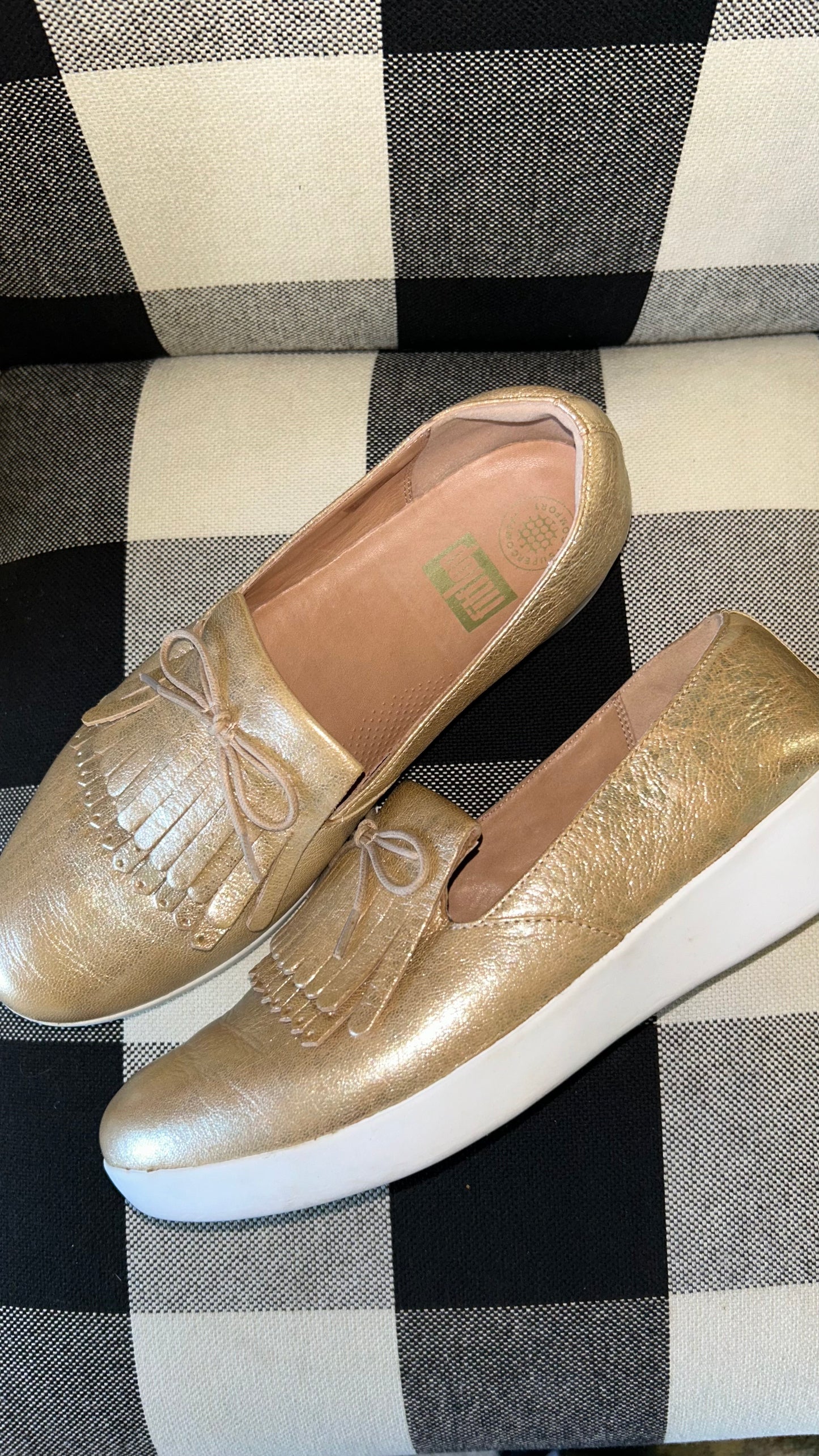 Women’s shoes size 9