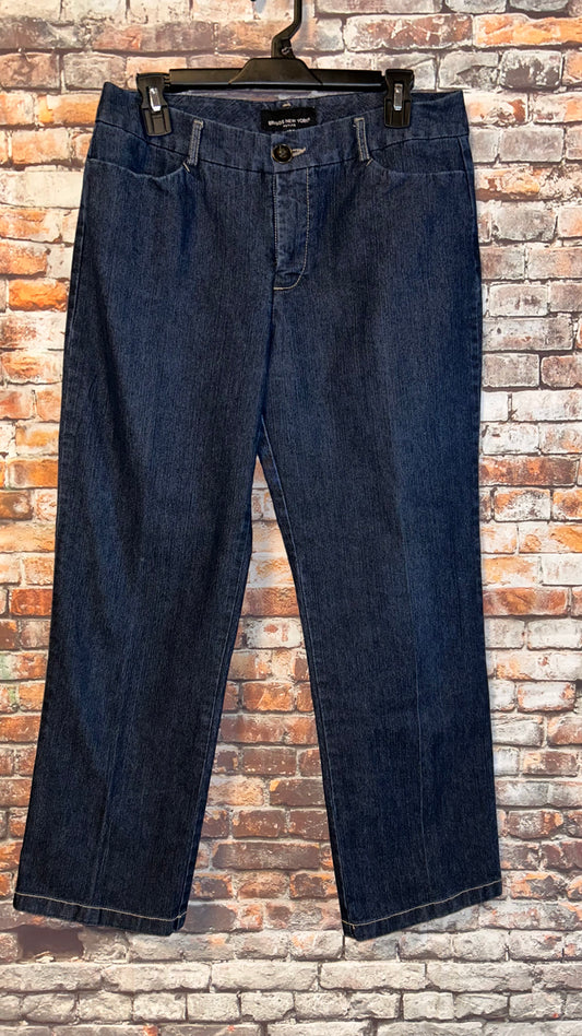 Women’s size 10 Petite Pants 27in inseam with stretch fits like a 9/10