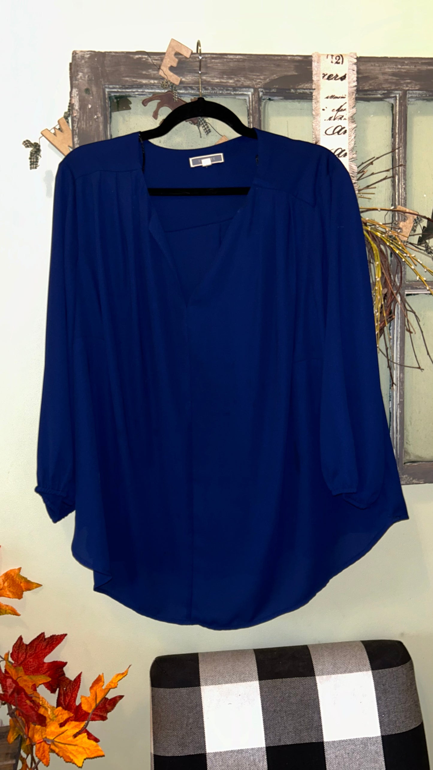 Women’s top size 1x with stretch Navy color