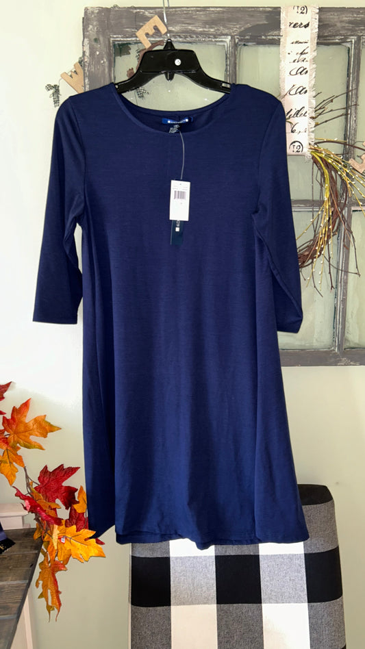 Women’s size medium dress roomy fits like a 9/10 with stretch