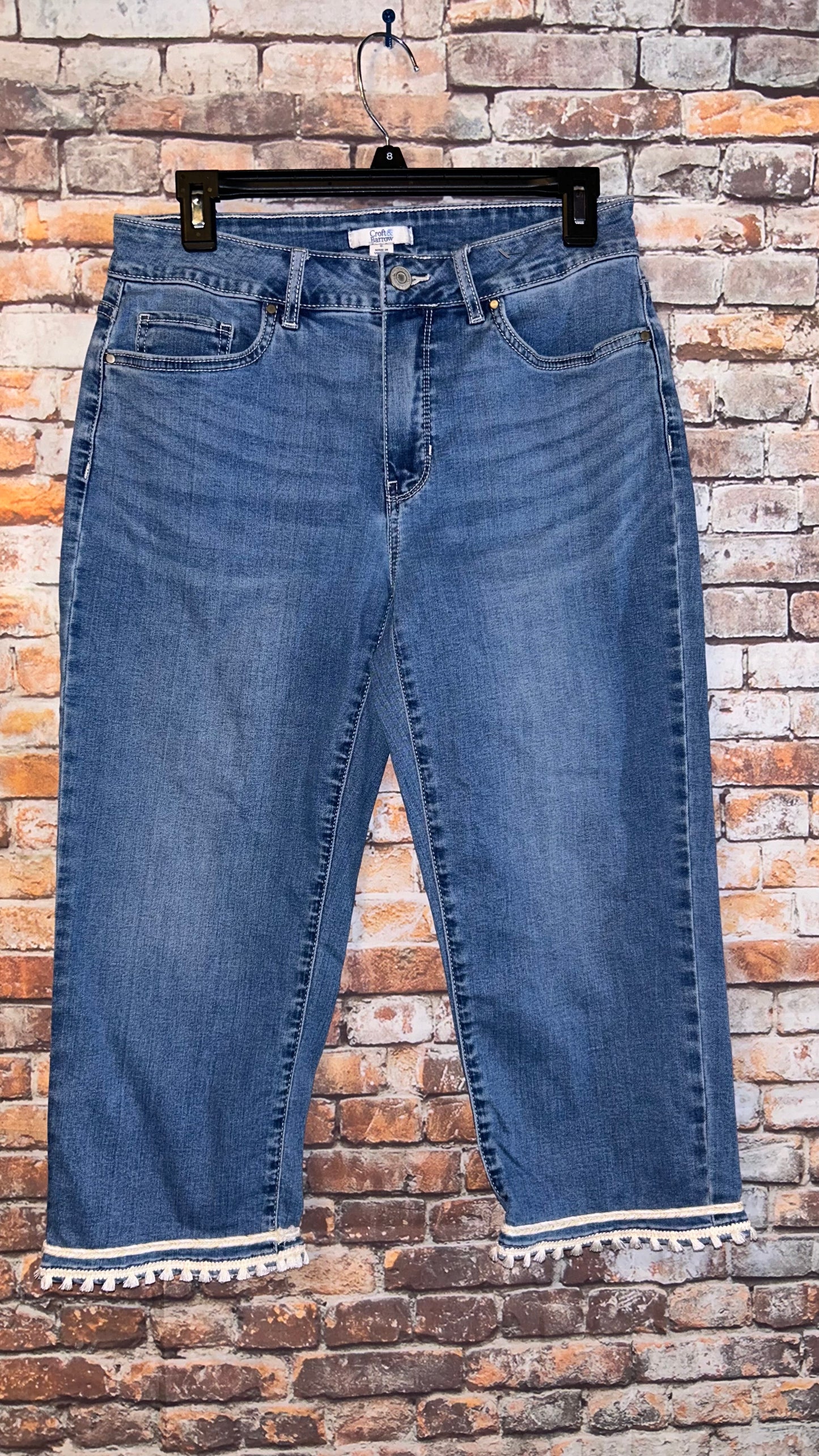 Women’s size 8 capris with stretch