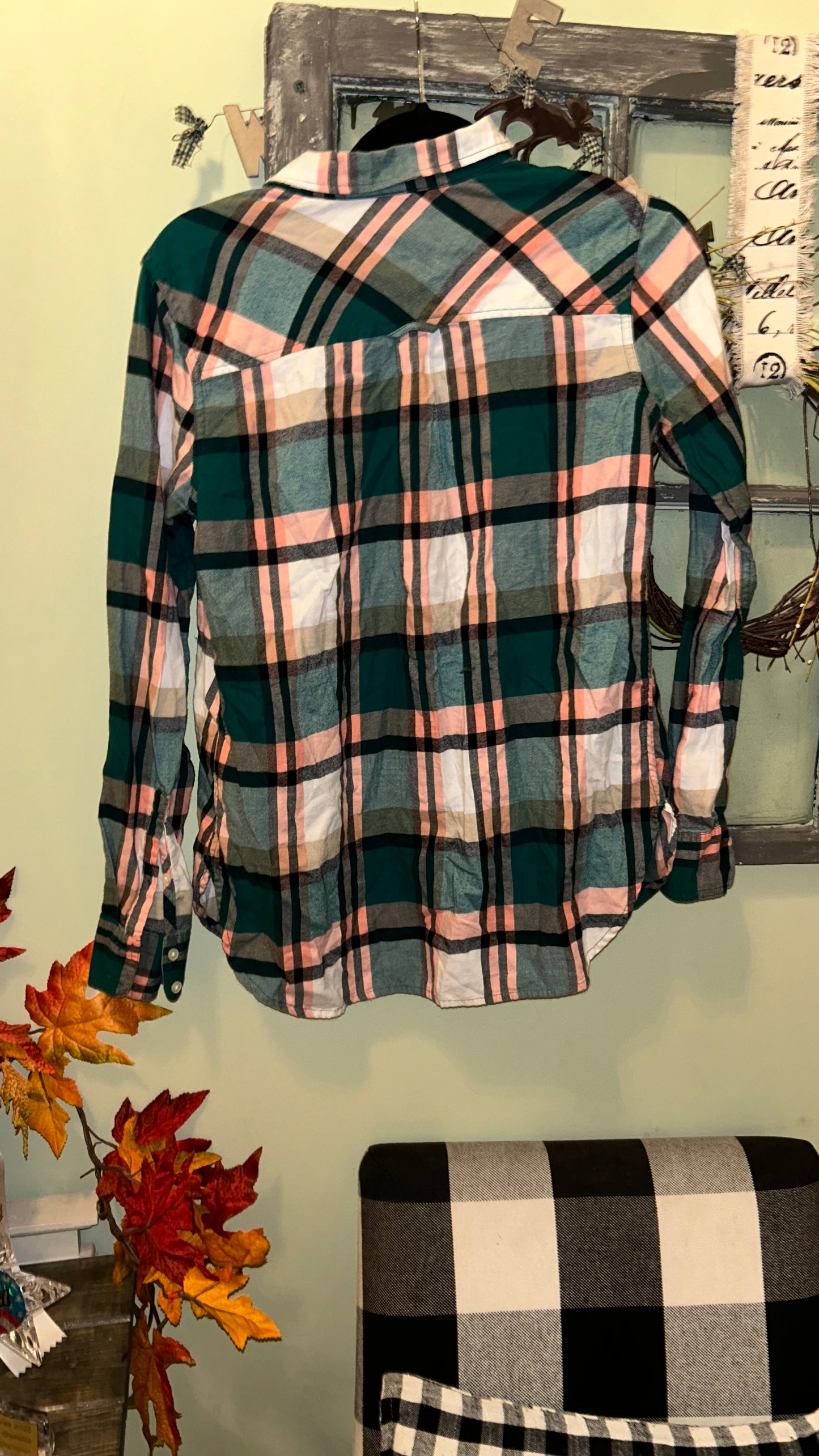 Women’s size 4 fits like a small no stretch