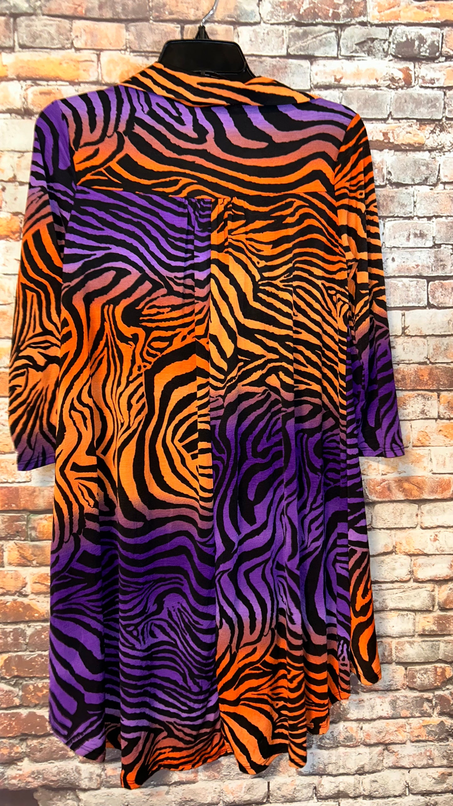 Women’s size small top with stretch