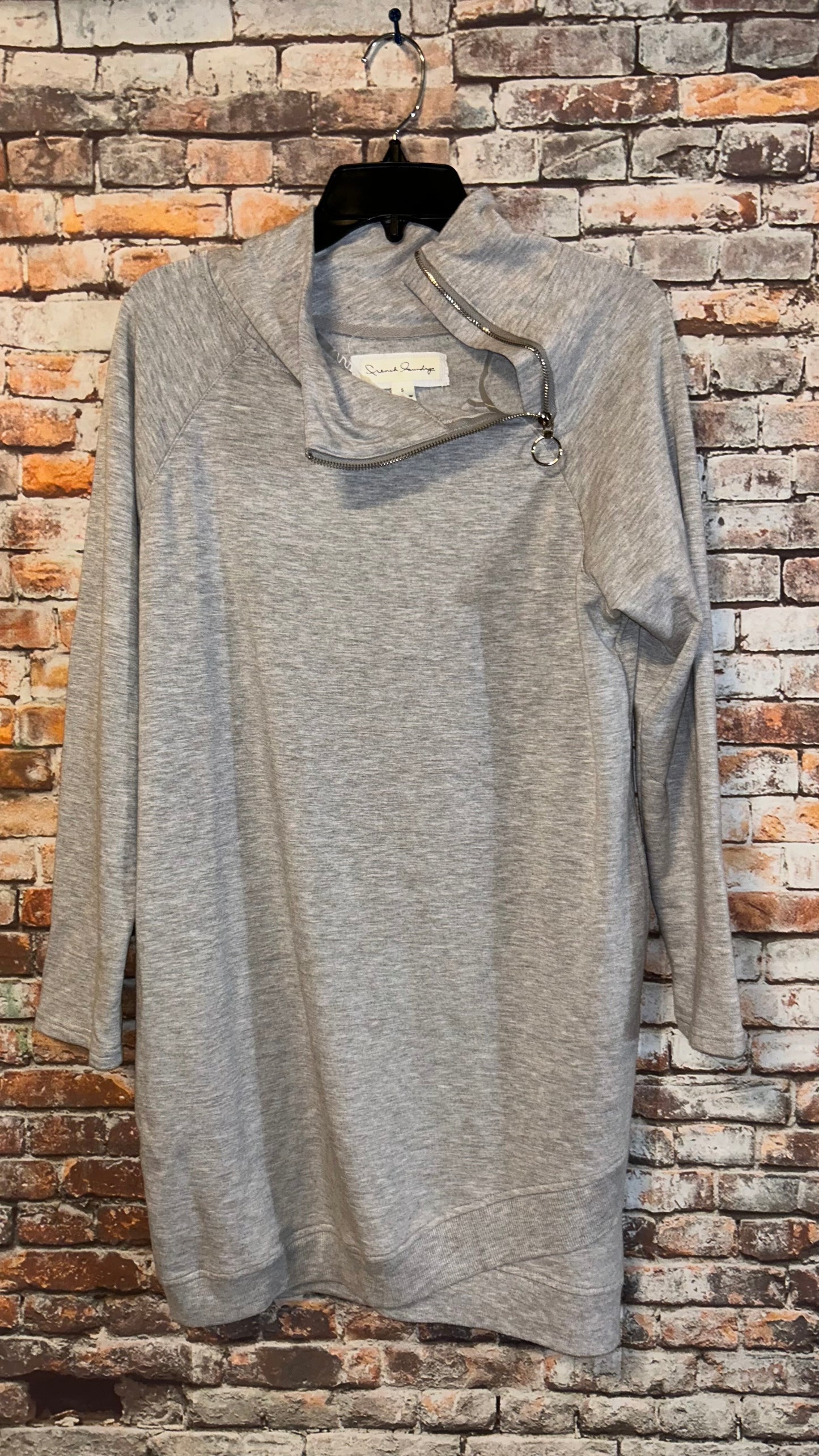 Women’s top size Small With stretch