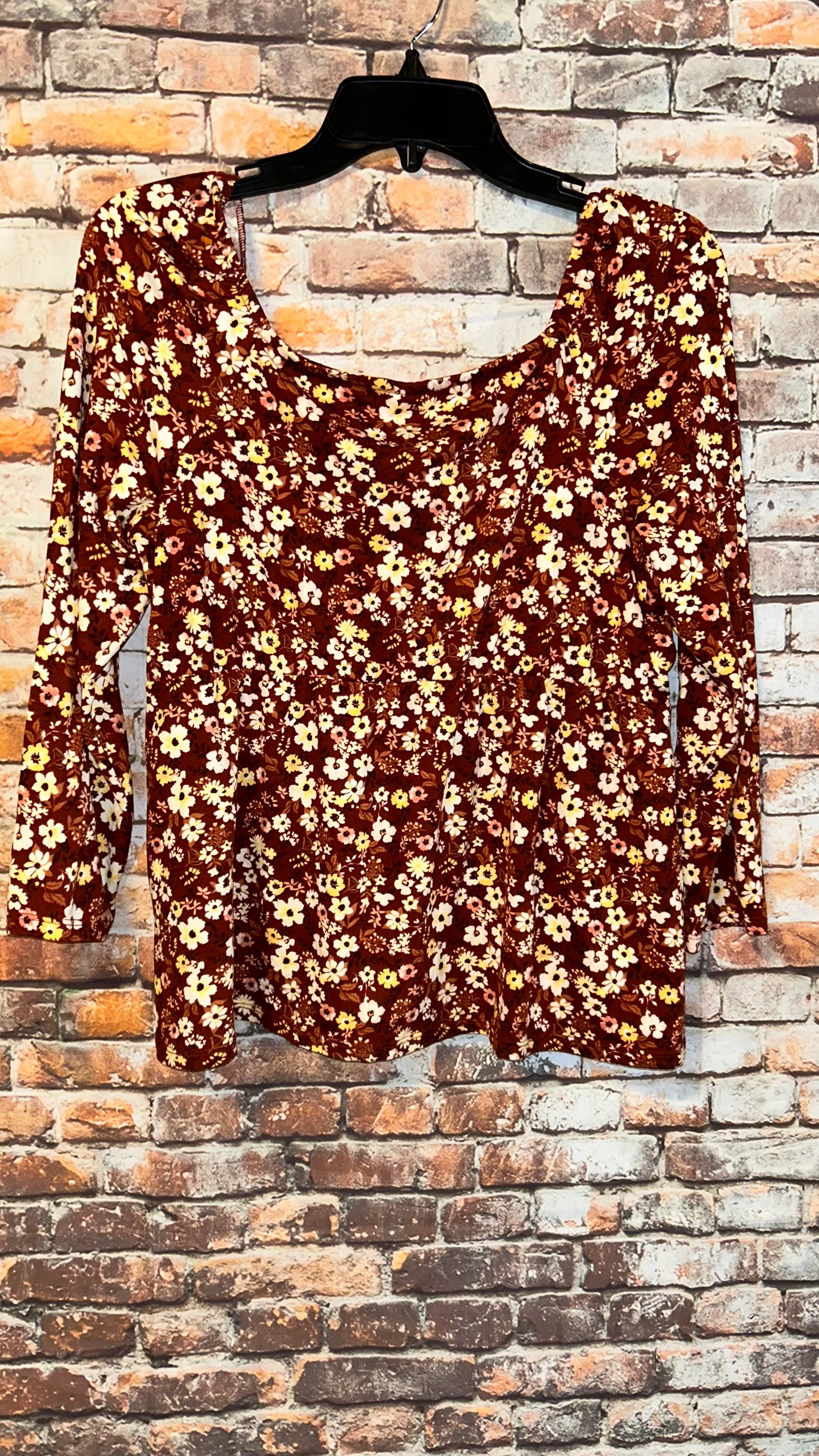 Women’s top size Large With stretch