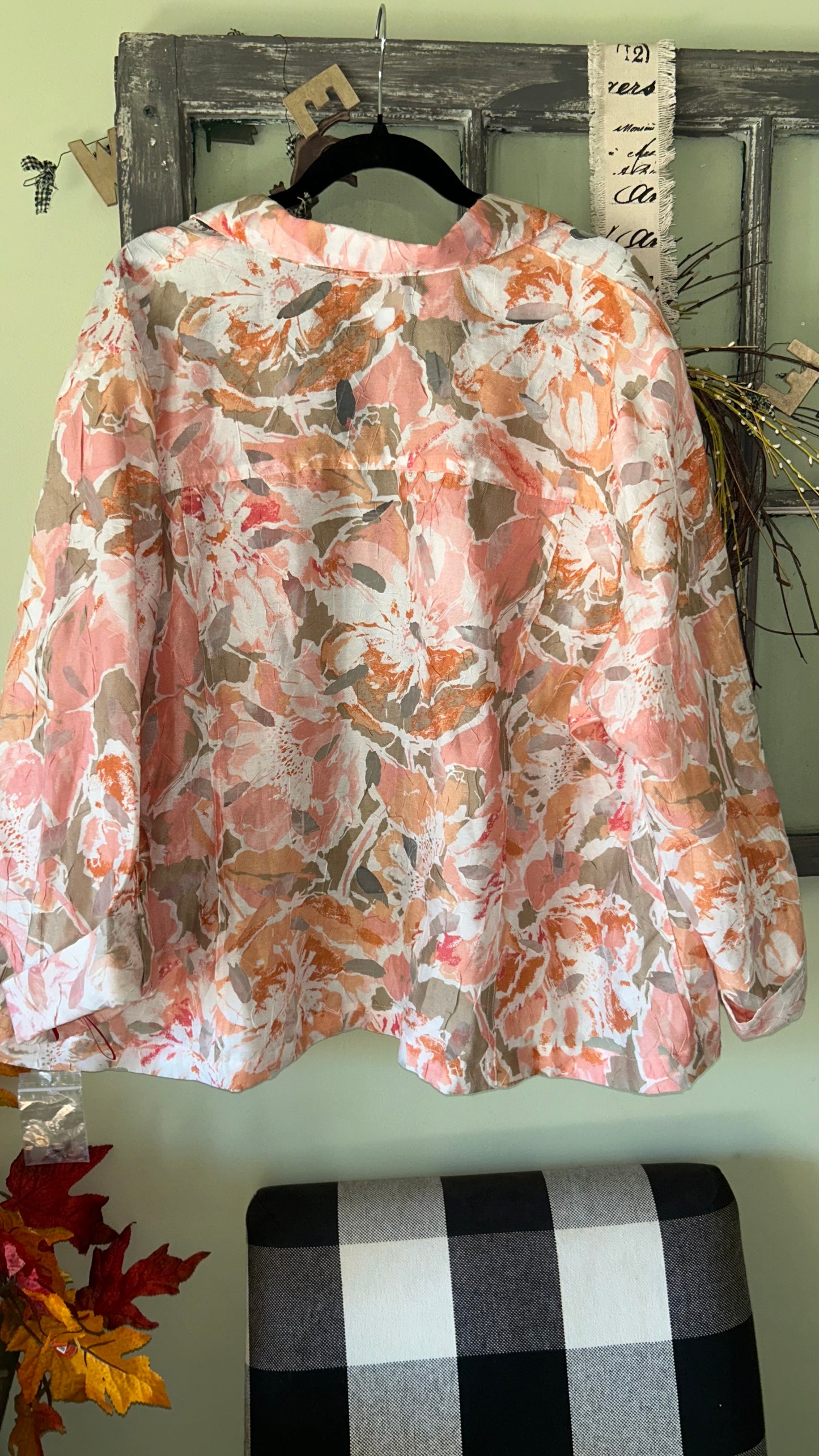 Women’s size 24 fits like a roomy 2x no stretch