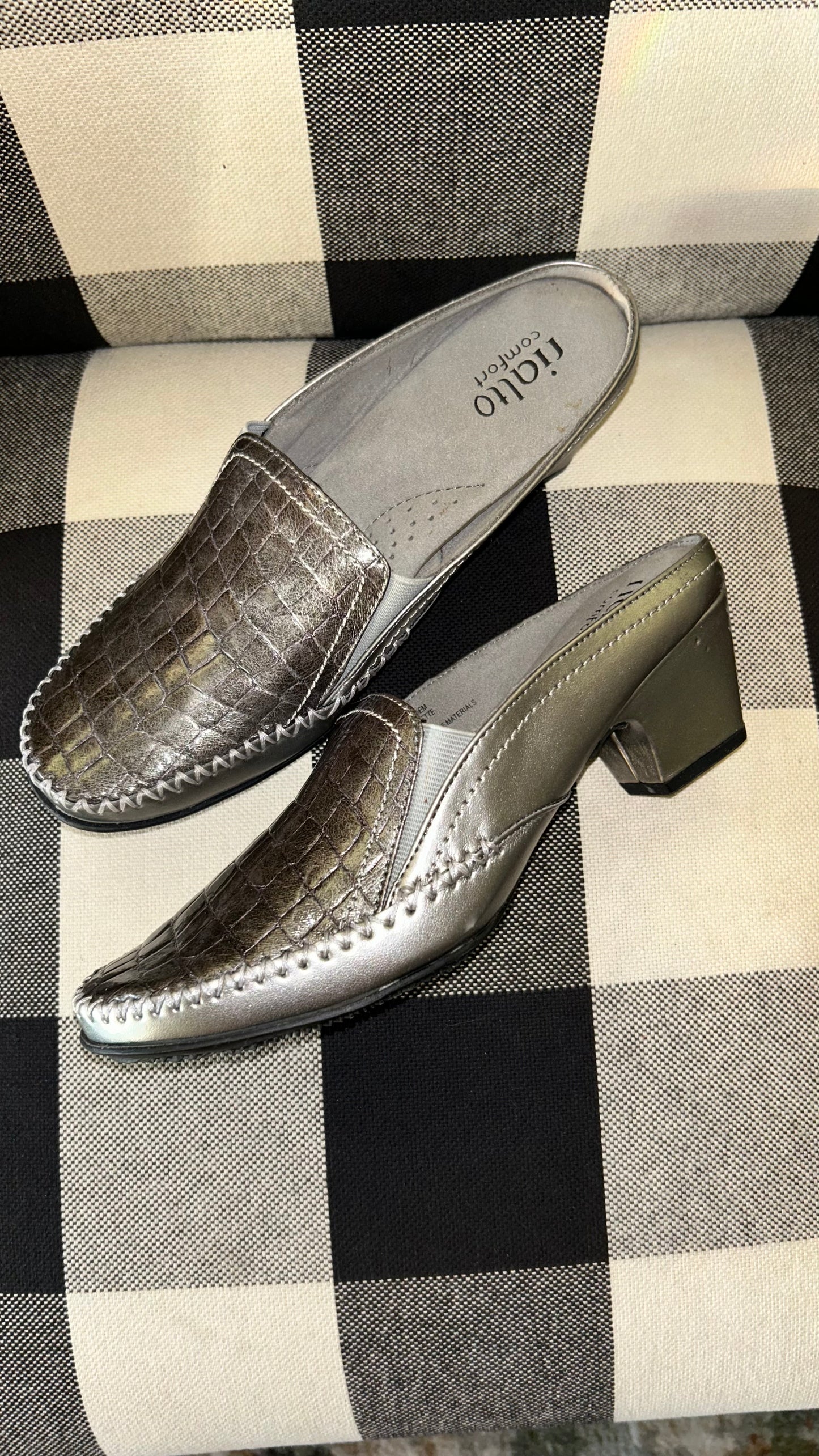 Women’s shoes size 9