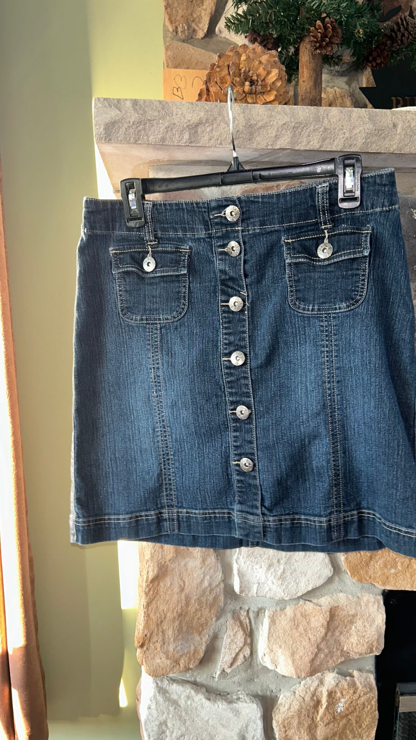 Women’s skirt size 10 with stretch