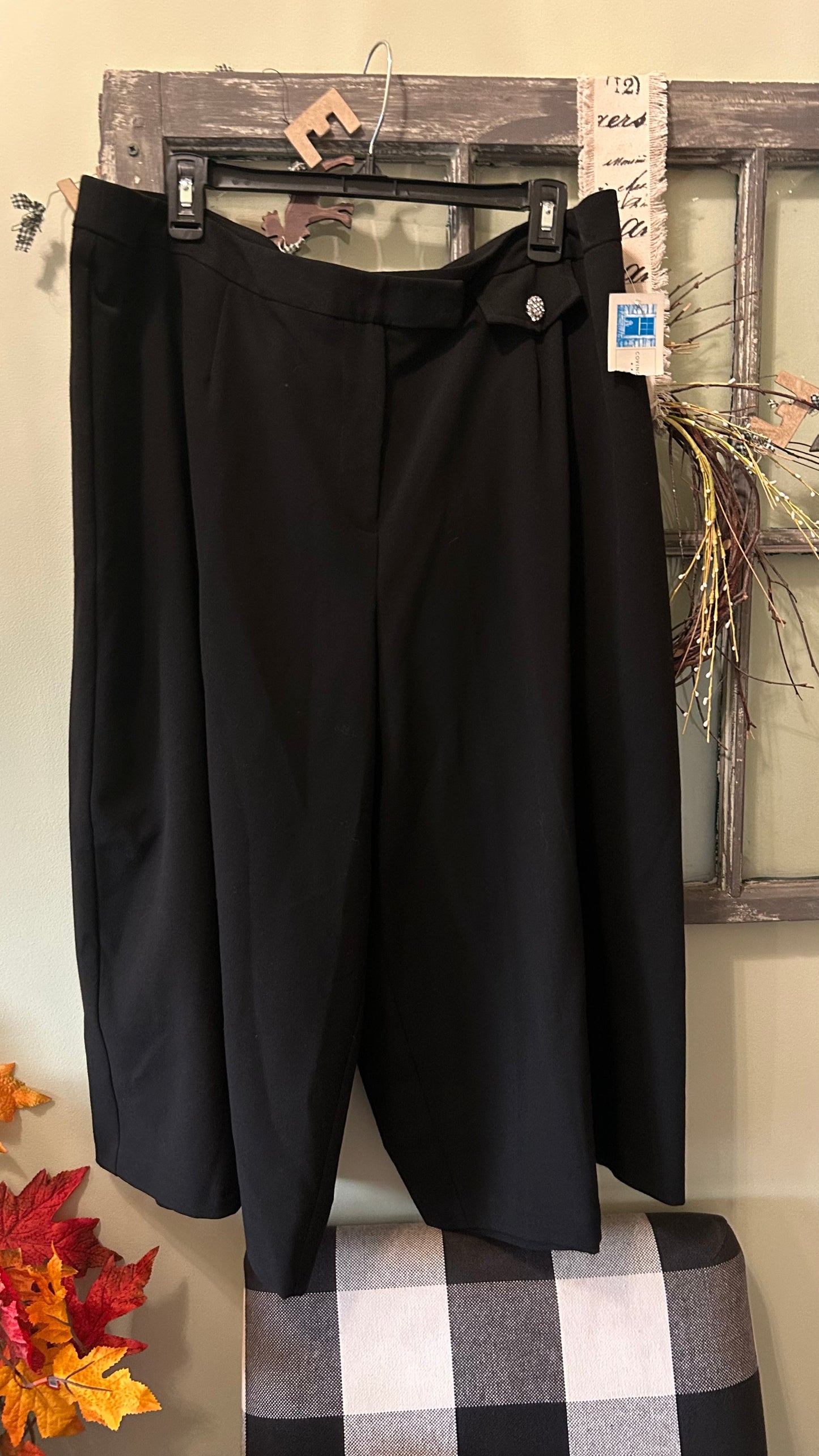 Womens size 20 capris no stretch