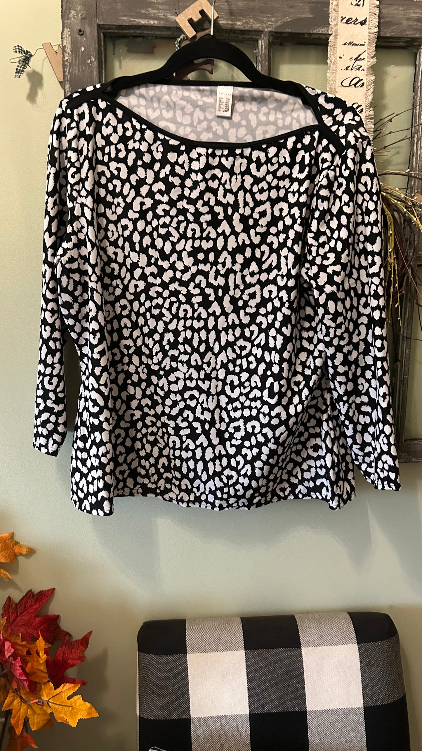 Women’s top size large with stretch