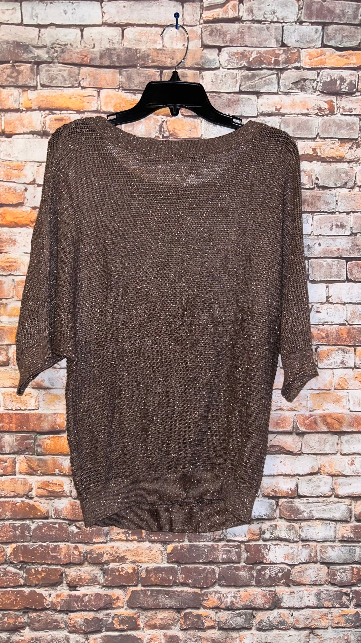 Women’s top size Medium With stretch