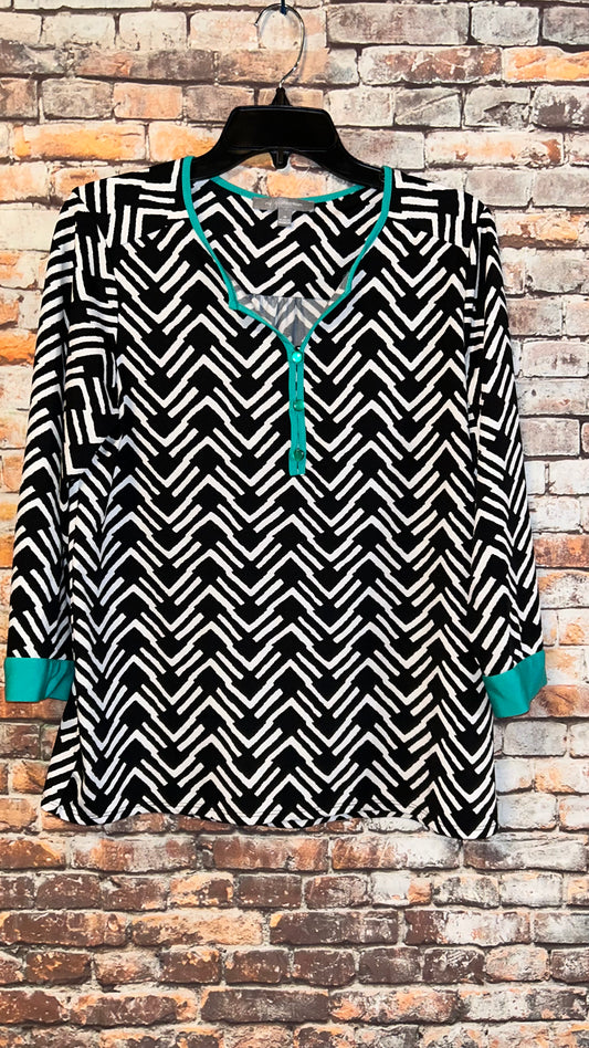 Women’s top size Medium With stretch