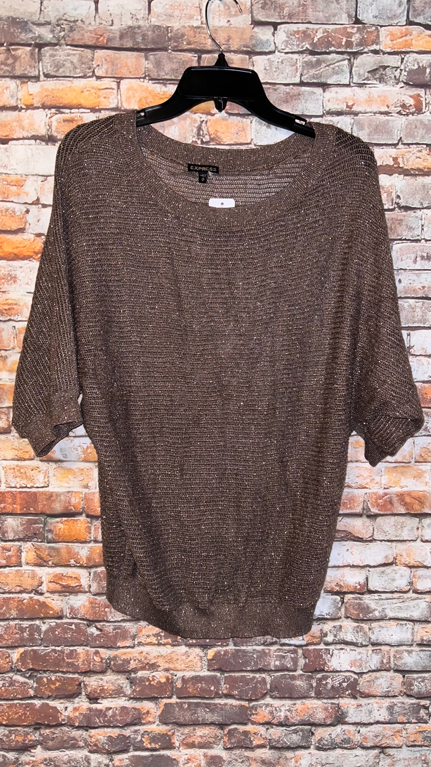 Women’s top size Medium With stretch