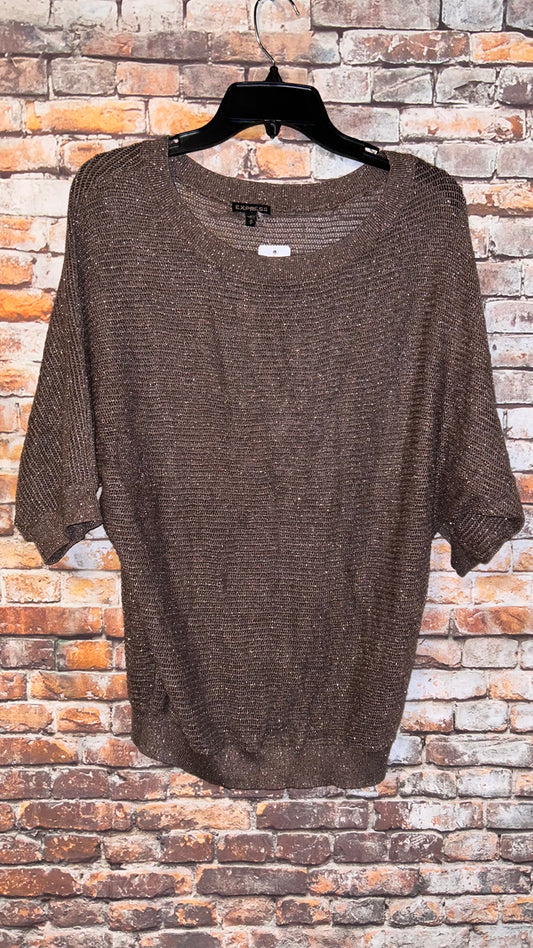 Women’s top size Medium With stretch