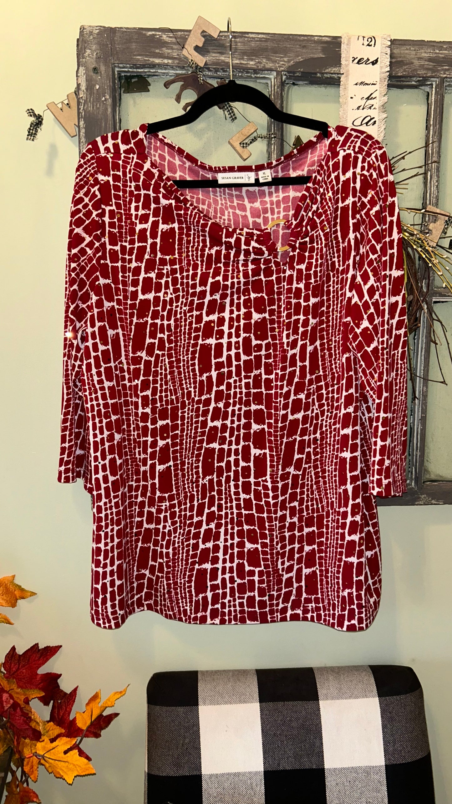 Women’s size top XLarge with stretch