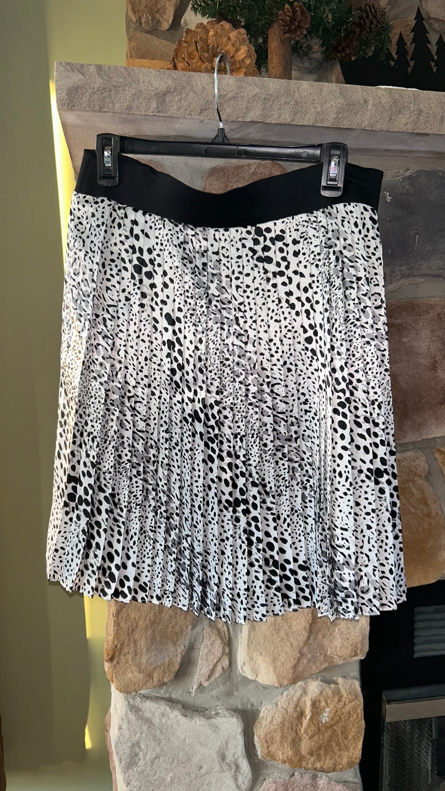 Women’s size 10 skirt fits like a 10-11 with stretch