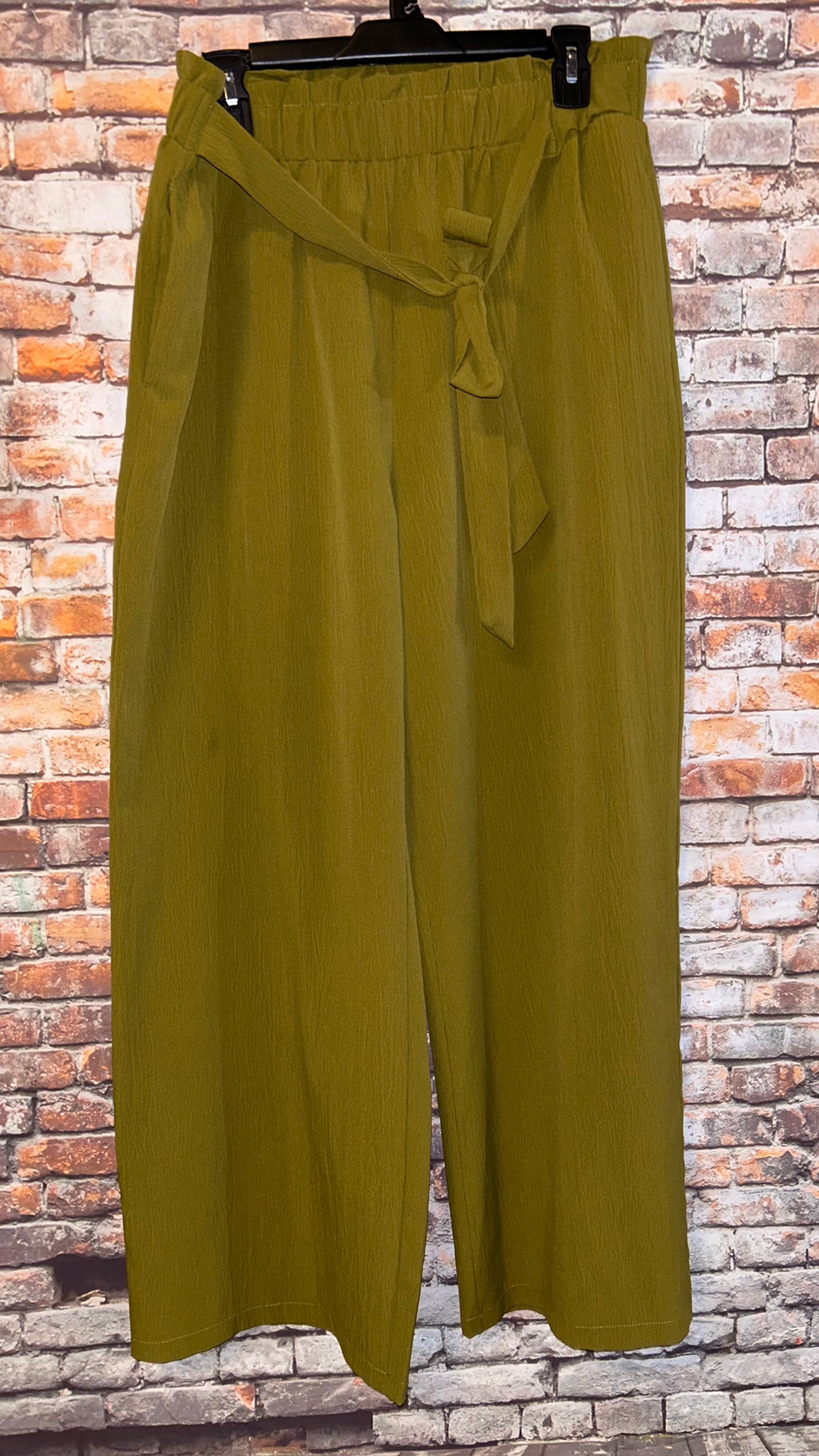 Women’s size XLarge pants fits like a 12-14 with stretch and 29in inseam