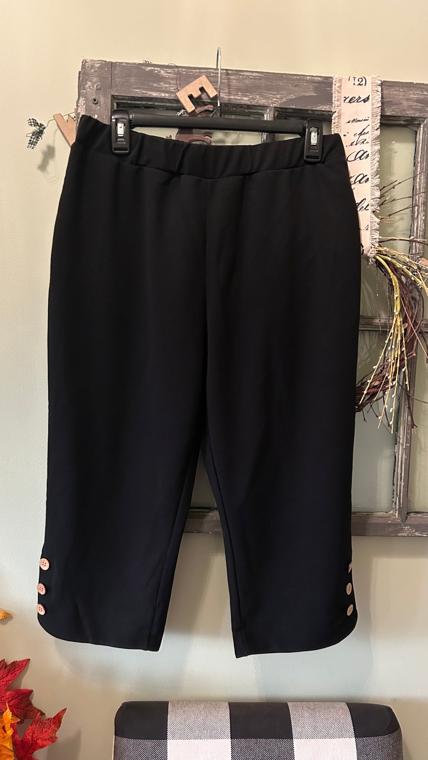 Women’s size 1x 14-16 with stretch capris