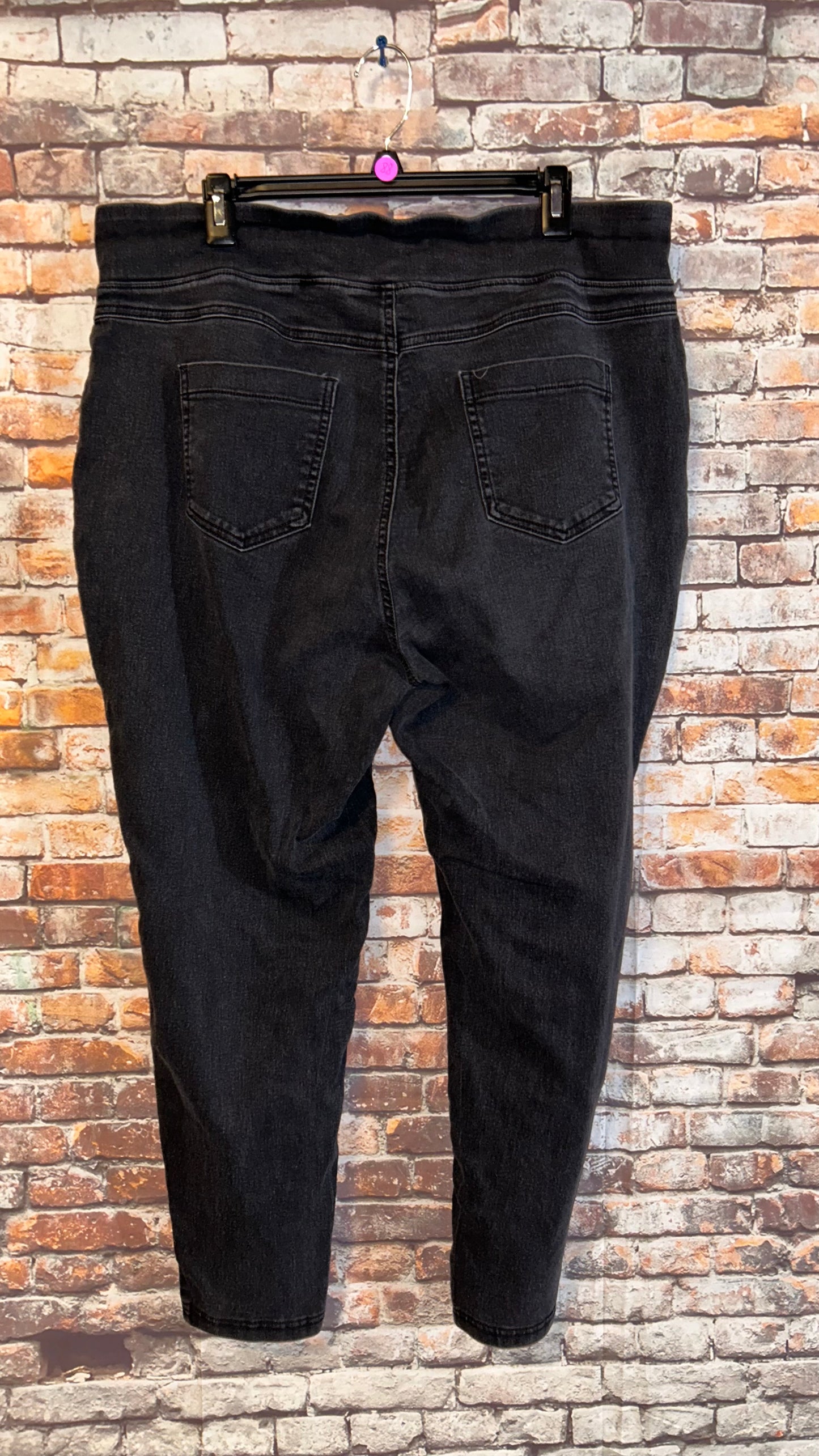 Womens size 16-18 stretch Jeans 27in inseam