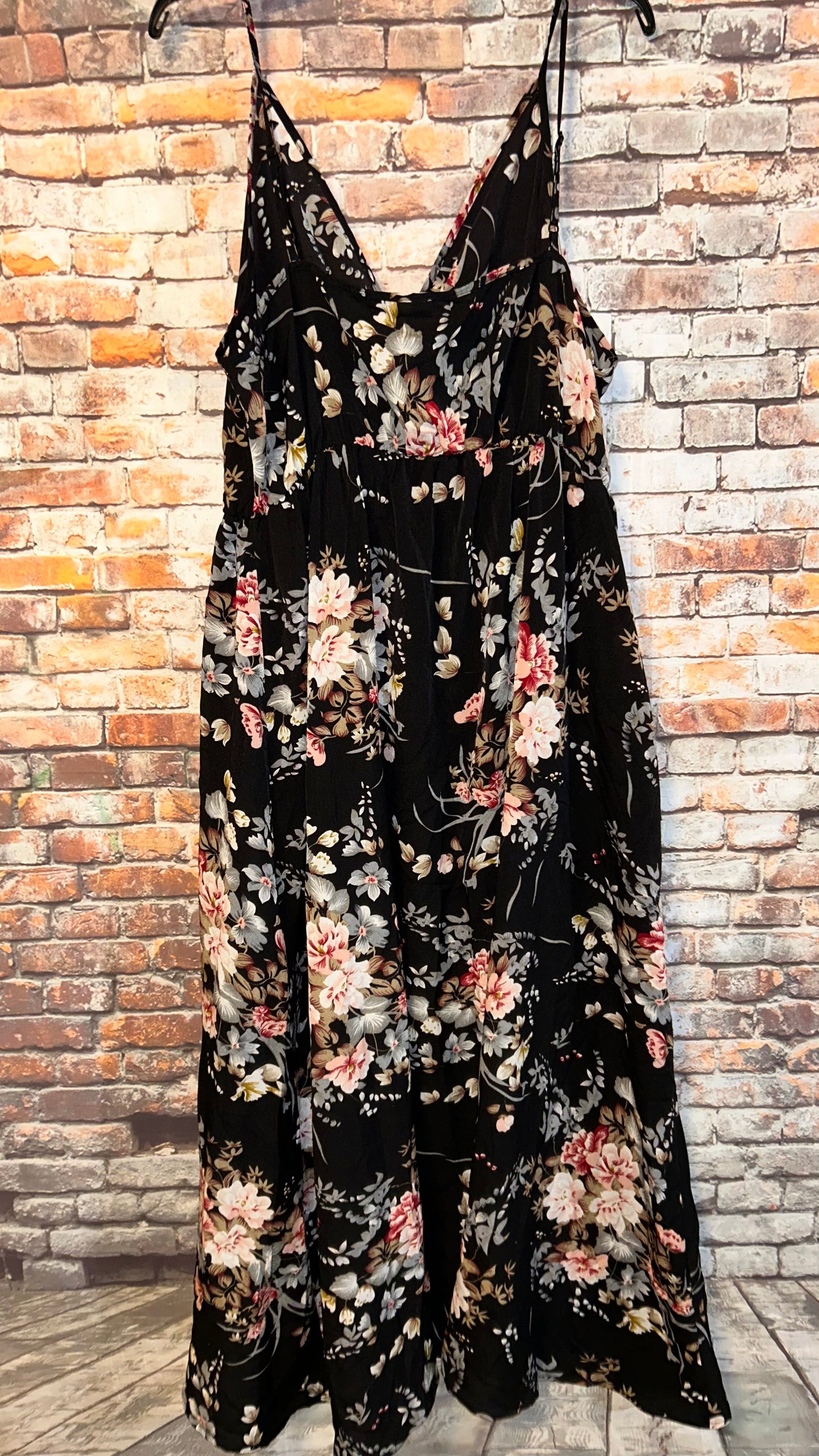 Women’s dress size 2x fits like a 16 with stretch