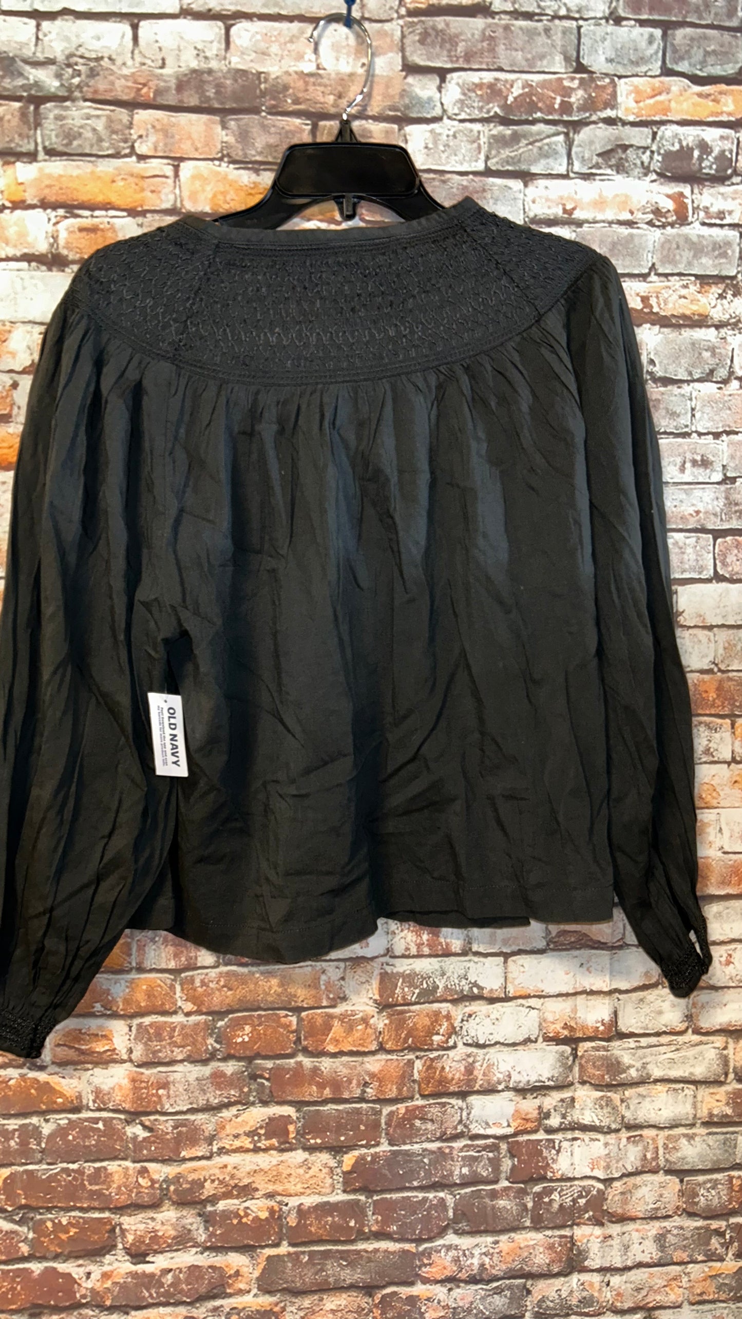 Women’s Top size Small Roomy fits a medium too